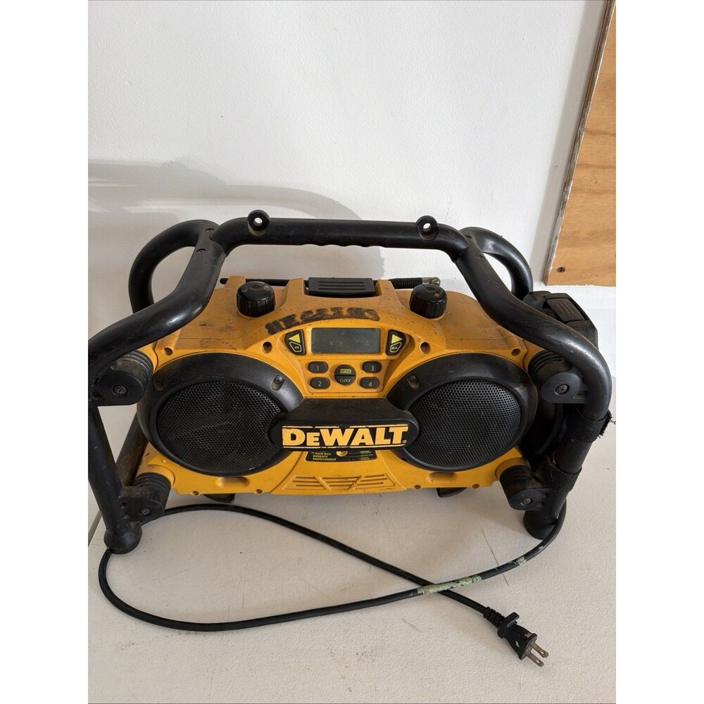 DEWALT AM FM portable Stereo Radio WORKS! - LOCAL PICK UP SAN JOSE,CA 95118